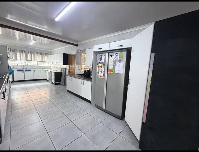 4 BEDROOM FREESTANDING FOR SALE IN SUNAIR PARK